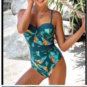 Cupshe Bathing Suit XL